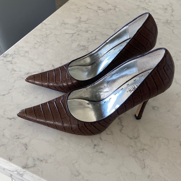 Charles David Brown Crocodile Pattern Stiletto Heels size 7 - Picture 1 of 10